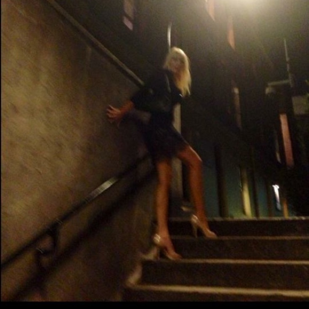 Meet your Posher, Lora